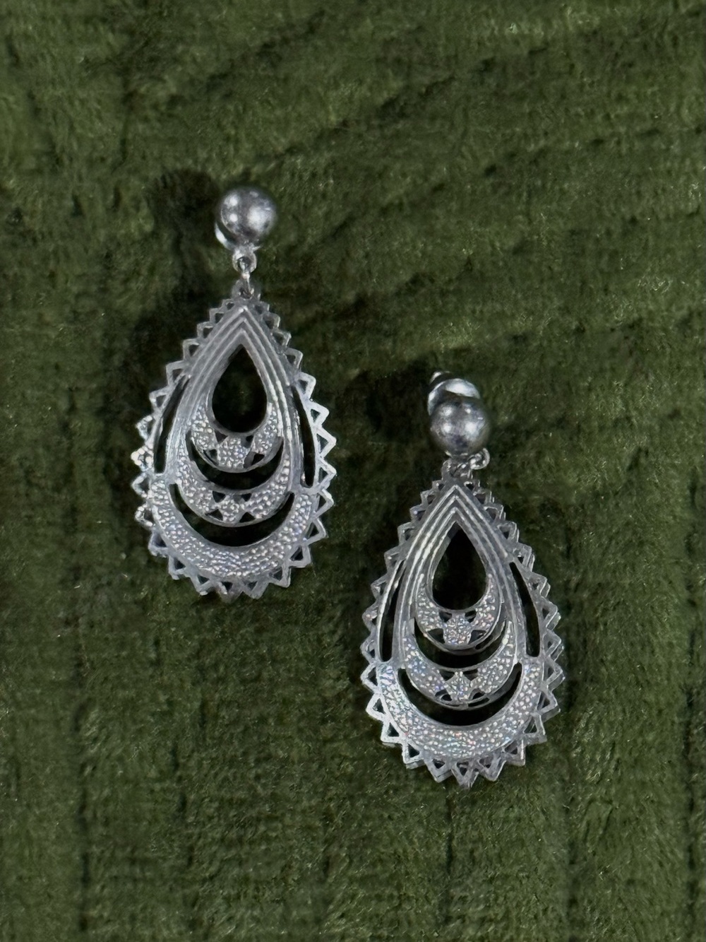 3D Silver Teardrop Filigree Dangle Earrings